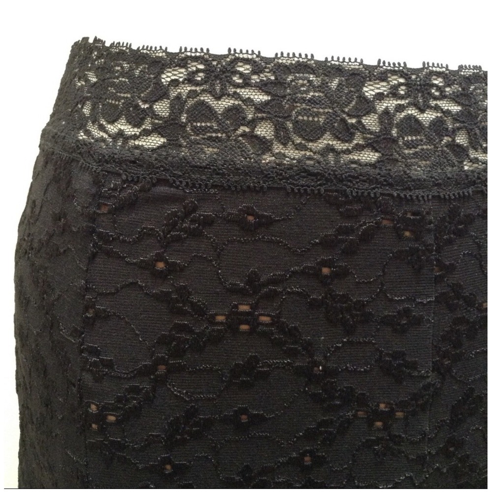 Women's CAbi Skirt Black Lace Stretchy Above Knee Size Medium - Picture 3 of 6